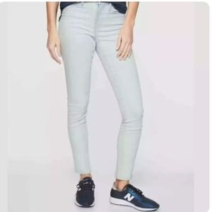 ATHLETA Sculptek Skinny Crop Stretch Jean in Glacier Wash Size 4 Tall